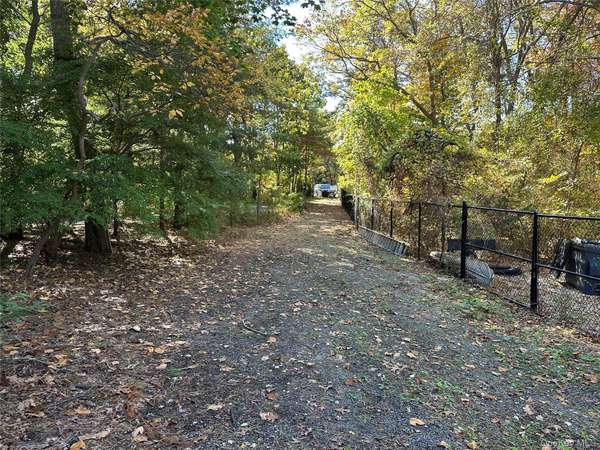910 Flanders RD, Flanders, NY 11901