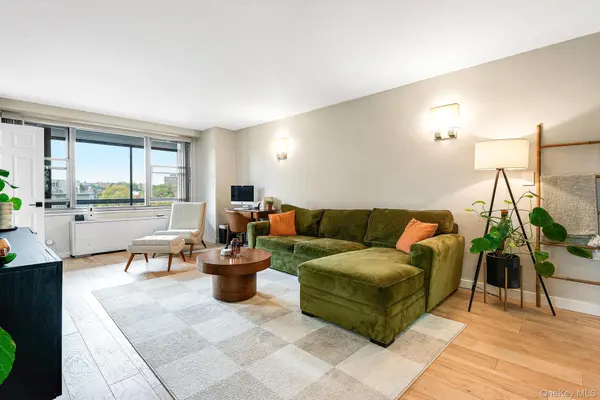 70-25 Yellowstone BLVD #6T, Forest Hills, NY 11375