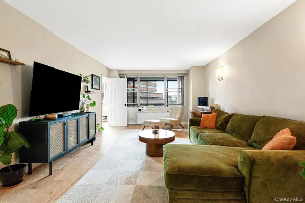 70-25 Yellowstone BLVD #6T, Forest Hills, NY 11375