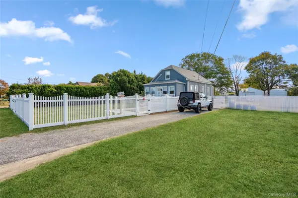 48 Farmers AVE, Lindenhurst, NY 11757
