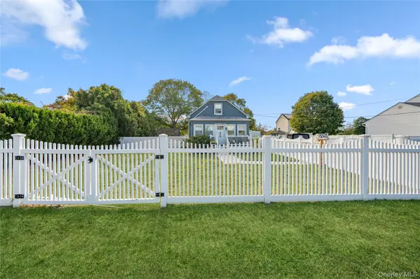48 Farmers AVE, Lindenhurst, NY 11757