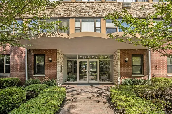 15 Hill Park AVE #1C, Great Neck, NY 11021