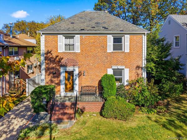 164-37 Grand Central Parkway, Hillcrest (queens), NY 11432