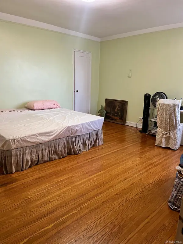 84-49 168th ST #2B, Jamaica Hills, NY 11432
