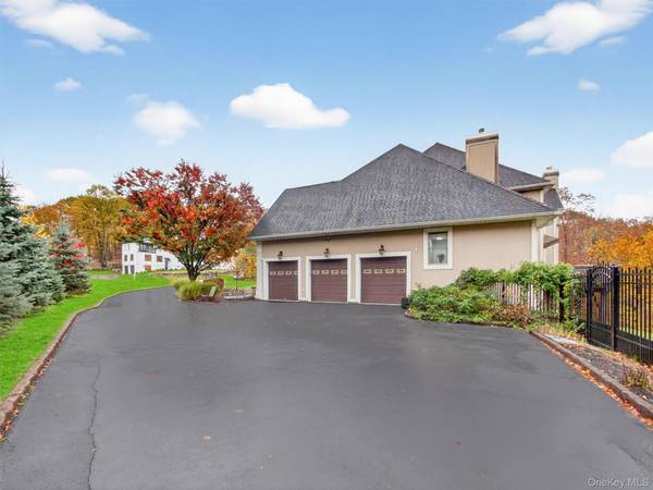 15 Beaver Pond CT, Stony Point, NY 10980