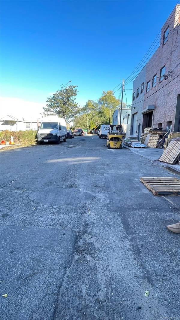 28-25 119th ST, Flushing, NY 11354