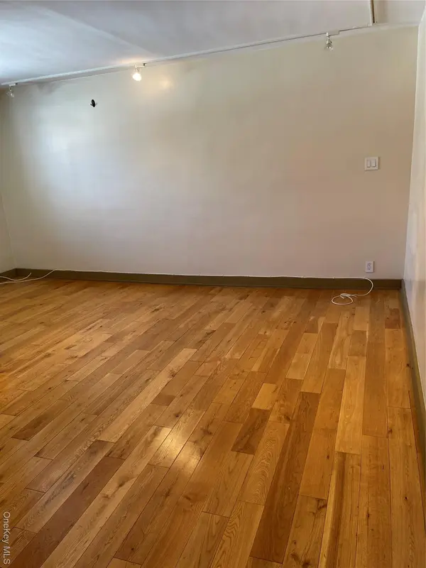 35-12 205 St #259, Bayside, NY 11361