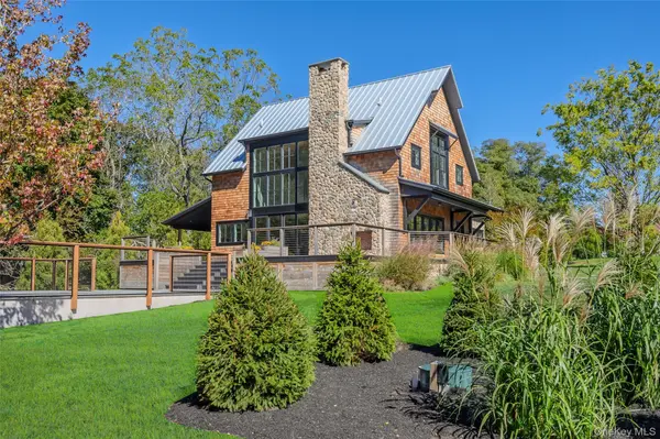 141A N Ferry RD, Shelter Island, NY 11964