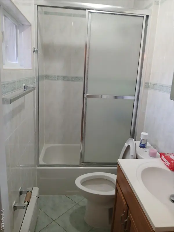 95 13 42 AVE, Elmhurst, NY 11373