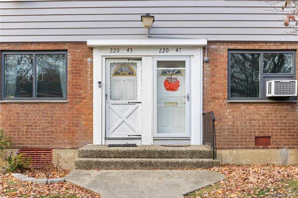 220-47 73rd AVE #Upper, Bayside, NY 11364