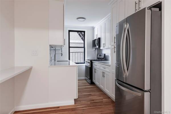525 W 235th ST #4A, Bronx, NY 10463