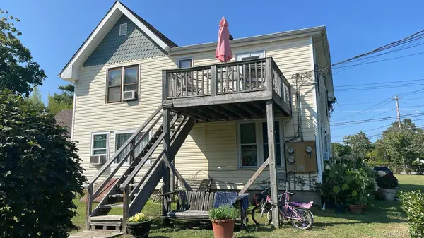 134 Ponquogue AVE, Hampton Bays, NY 11946