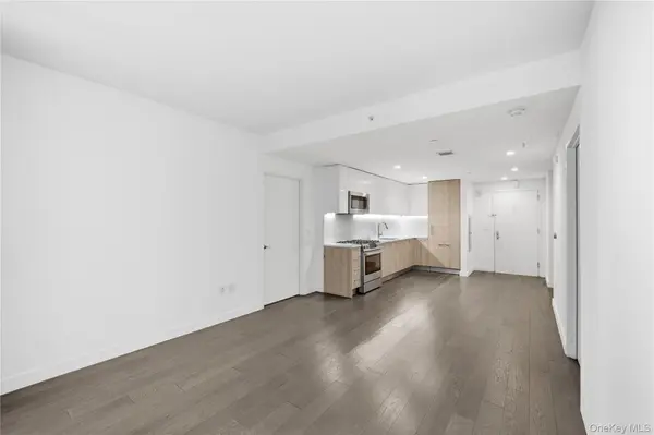 13103 40 RD #11Q, Flushing, NY 11354