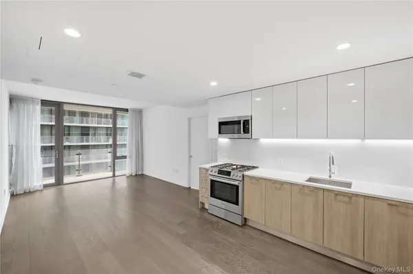 13103 40 RD #11Q, Flushing, NY 11354