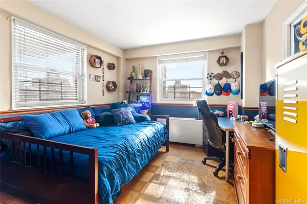 70-31 108th ST #7H, Forest Hills, NY 11375