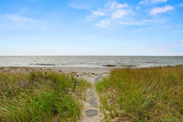 645 Dune RD, Westhampton, NY 11977