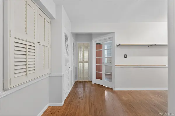 84-35 Lander ST ##2B, Briarwood, NY 11435