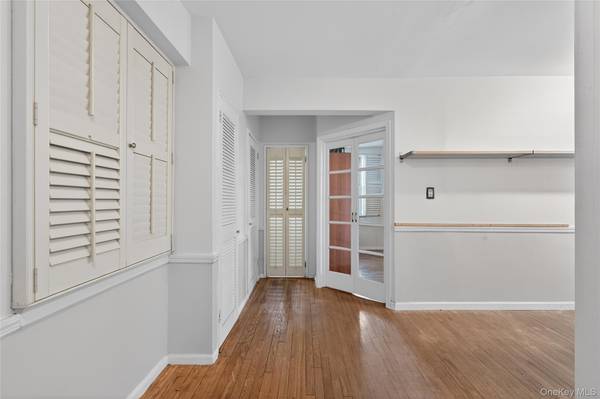 84-35 Lander ST ##2B, Briarwood, NY 11435