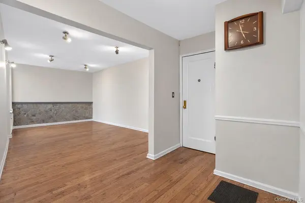 84-35 Lander ST ##2B, Briarwood, NY 11435