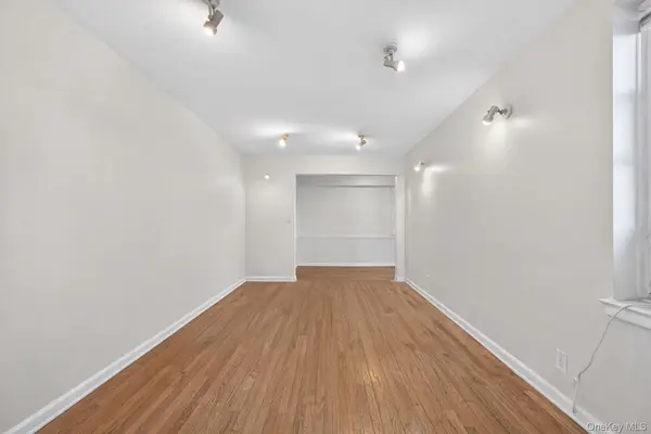 84-35 Lander ST ##2B, Briarwood, NY 11435