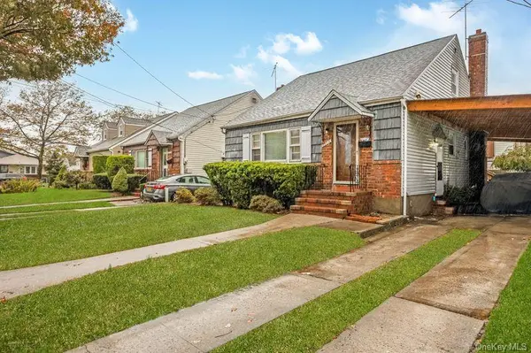 25711 147th AVE, Rosedale, NY 11422
