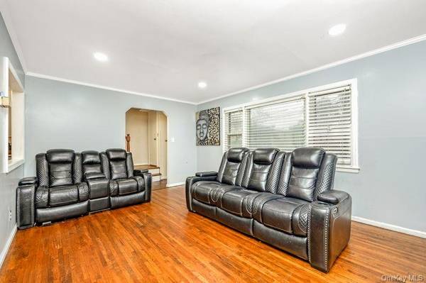 25711 147th AVE, Rosedale, NY 11422