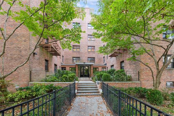 50 White Oak street #1E, New Rochelle, NY 10801