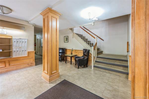 50 White Oak street #1E, New Rochelle, NY 10801