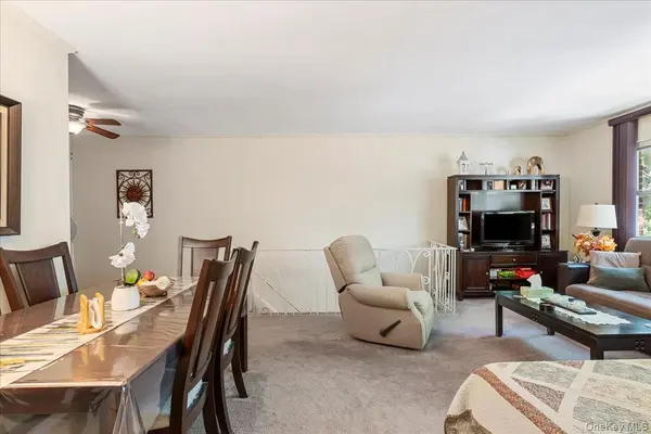 87-44 Marengo ST #2A, Holliswood, NY 11423