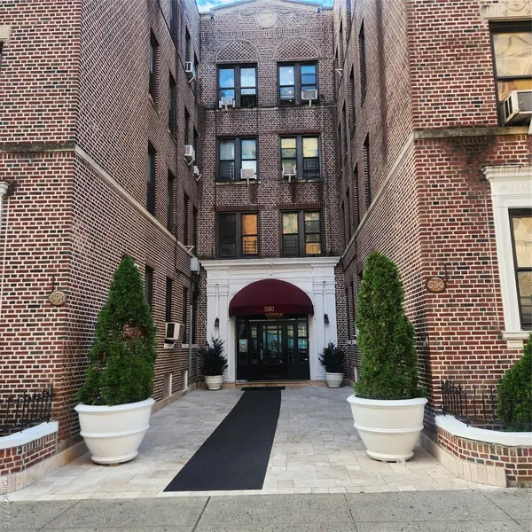 590 Parkside AVE #1BW, Brooklyn, NY 11226