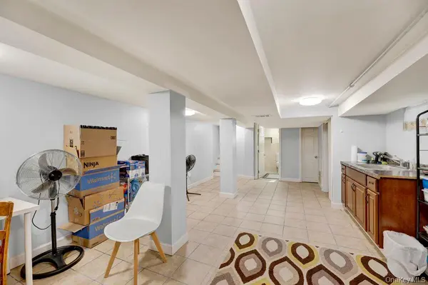 10222 85th AVE, Richmond Hill North, NY 11418