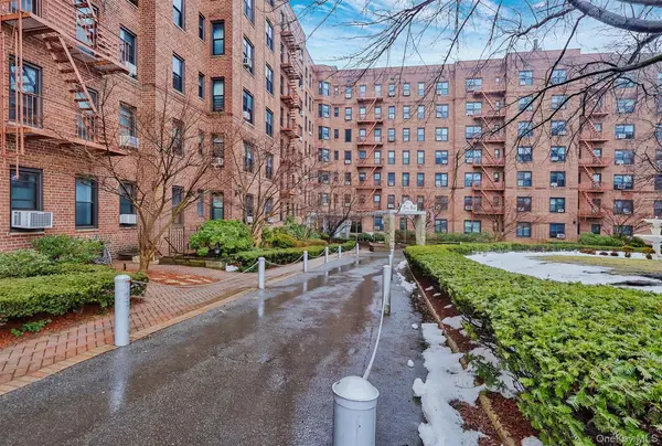 84-01 Main ST #506, Briarwood, NY 11435
