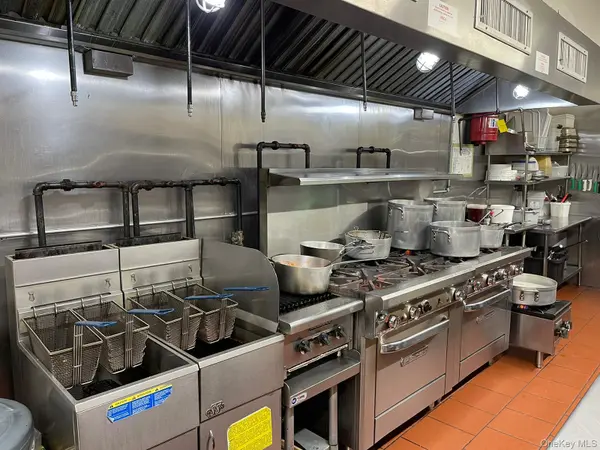 80-26 Roosevelt Ave AVE, Jackson Heights, NY 11372