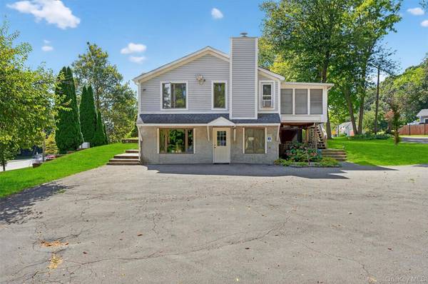2 Renee Gate ST, Cortlandt Manor, NY 10567