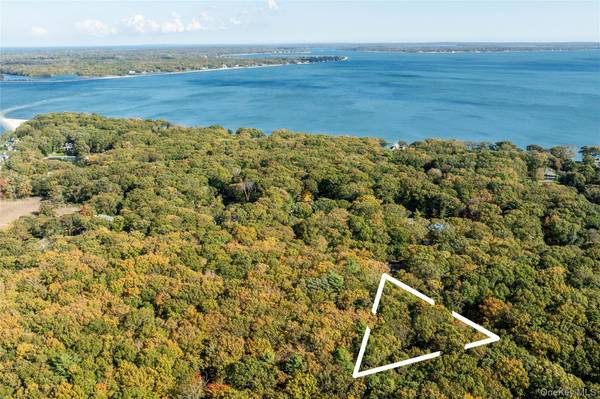 11195 N Bayview RD, Southold, NY 11971