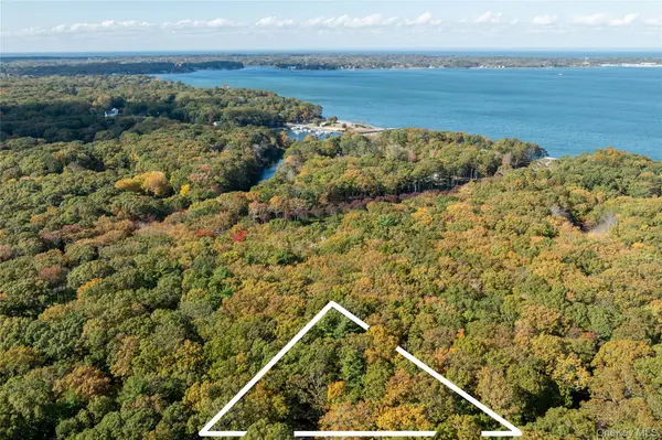 11195 N Bayview RD, Southold, NY 11971