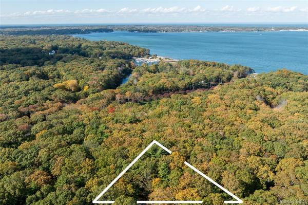 11195 N Bayview RD, Southold, NY 11971