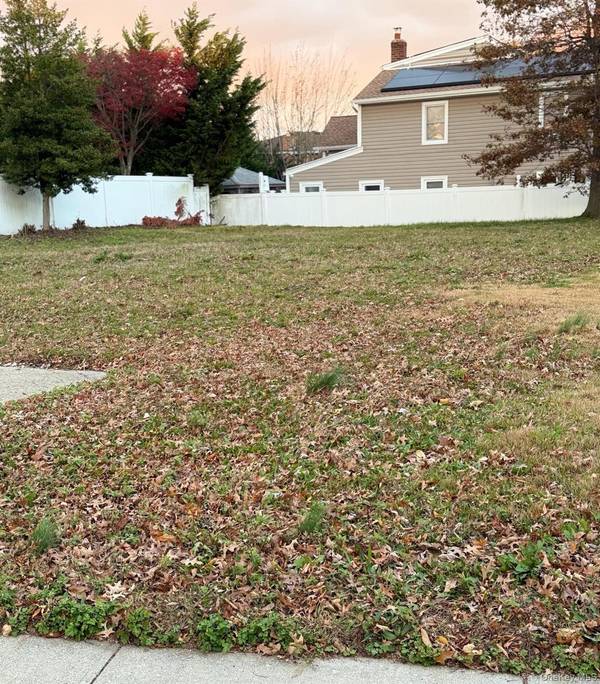 3051 Grand AVE, Baldwin, NY 11510