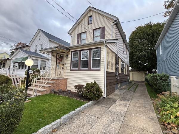 107-09 221st ST, Queens Village, NY 11429