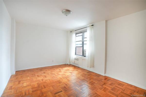 1 Remsen RD #2F, Yonkers, NY 10710