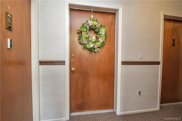 21 Normandy Village VLG #2, Nanuet, NY 10954