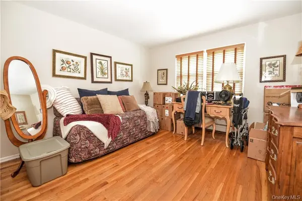 21 Normandy Village VLG #2, Nanuet, NY 10954