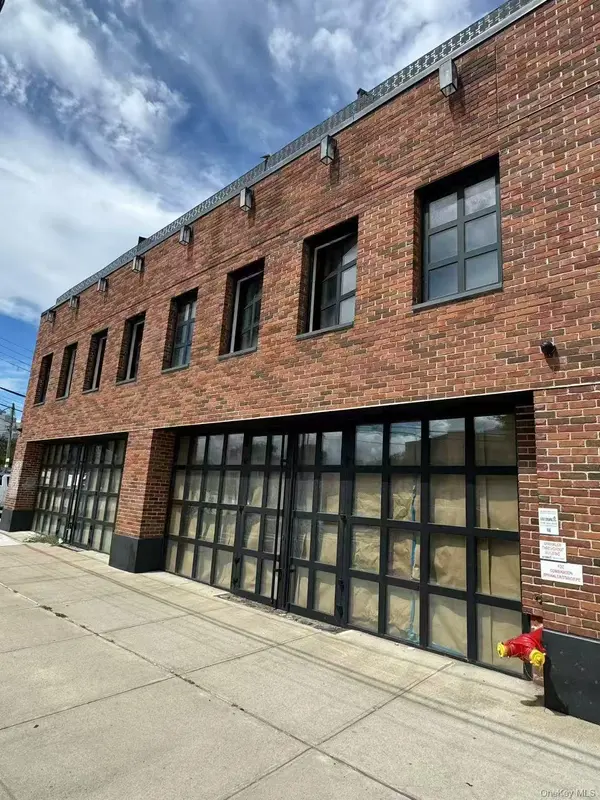 29-30 12th ST, Astoria, NY 11102