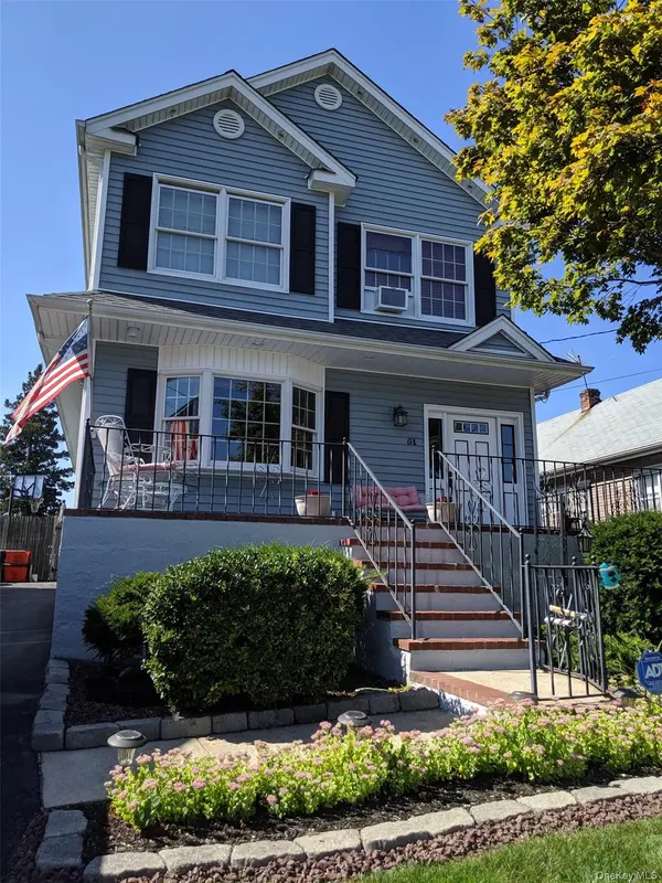 51 Pacific ST, Franklin Square, NY 11010