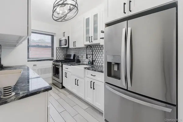 81-24 156th AVE #240-CU, Howard Beach, NY 11414
