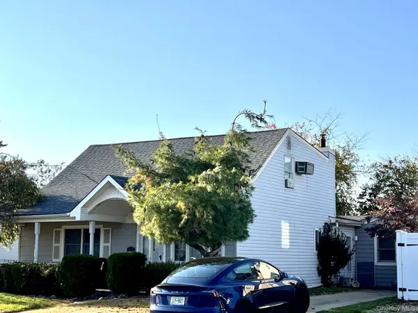 2341 Westley RD, Westbury, NY 11590