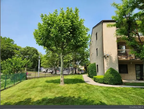 512 115th ST #512D, College Point, NY 11356