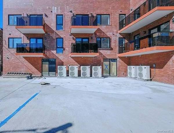 16502 Sanford AVE, Flushing, NY 11358
