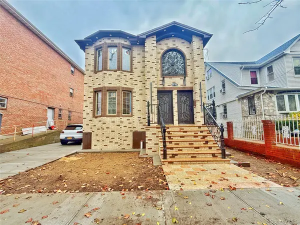 8948 134th ST, Richmond Hill, NY 11418