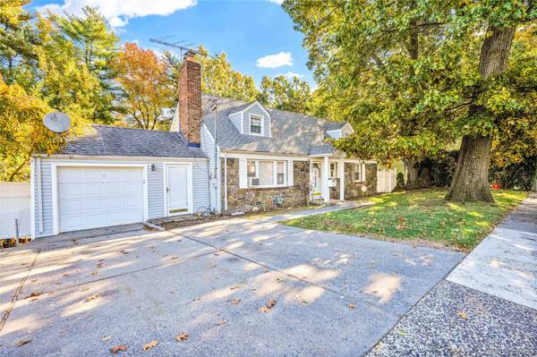 303 Nassau BLVD, West Hempstead, NY 11552